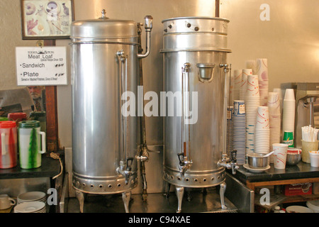 Interno di Eisenberg il sandwich shop in New York City Foto Stock