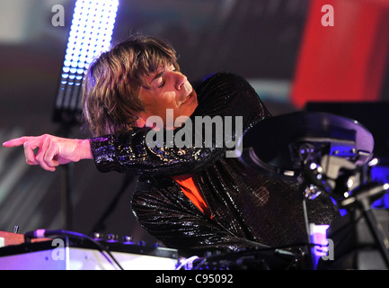 Musicista francese Jean-Michel Jarre esegue a Brno, in Repubblica Ceca il 9 novembre 12, 2011. (CTK foto/Igor Sefr) Foto Stock