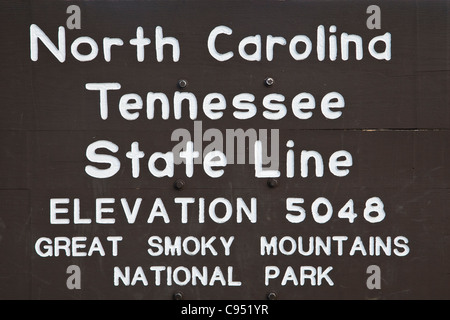 North Carolina e Tennessee stato segno di linea all'interno del Parco Nazionale di Great Smoky Mountains Foto Stock