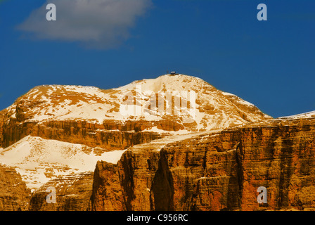 Il paesaggio delle Alpi italiane e le Dolomiti della Val di Fassa Foto Stock