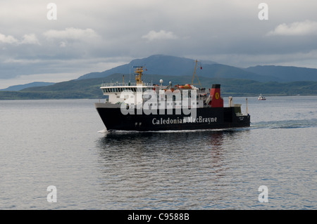 Il Caledonian MacBrayne traghetto MV Isle of Mull vele verso Oban , Scozia Foto Stock