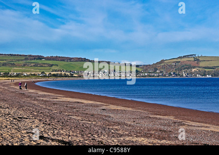 Vista Rosemarkie dal punto Chanonry vicino Fortrose sulla Black Isle in Scozia Foto Stock