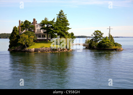 Home;Weekend Holm;Cottage;Retread su migliaia di isola in San Lorenzo fiume vicino a Kingston;;Ontario Canada Foto Stock