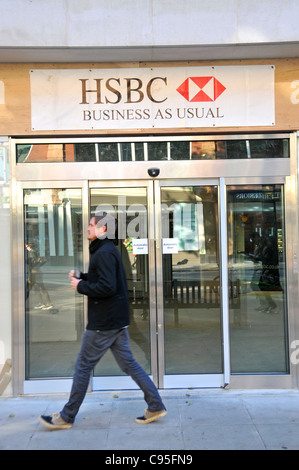 HSBC Bank business come di consueto banking rallentamento recessione economica gloom business conti bancari Foto Stock