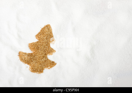 Albero di Natale fatto di cristalli di zucchero in zucchero bianco Foto Stock