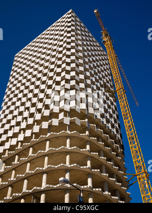 Il TID Tower, Tirana, Albania, in costruzione nel febbraio 2011. Foto Stock