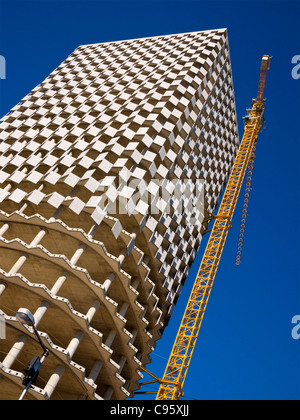 Il TID Tower, Tirana, Albania, in costruzione nel febbraio 2011. Foto Stock