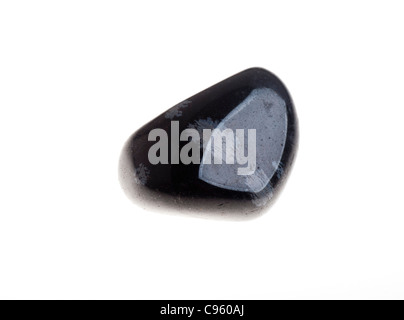 Spaccato di un fiocco di neve gemma di ossidiana su sfondo nero Foto Stock