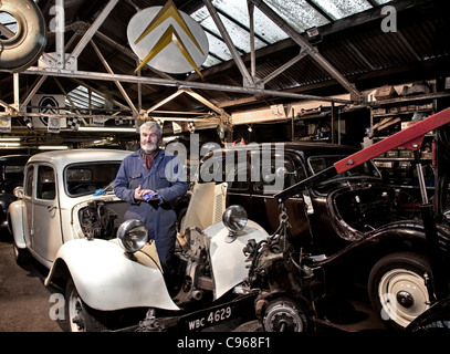 Classic restauri officina in Old Kent Rd London REGNO UNITO Foto Stock