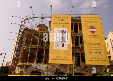 Edificio Barakat, Beirut, Libano. Questa guerra danneggiato edificio deve essere convertito in un museo culturale talvolta durante il 2013. Foto Stock