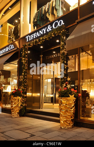 Neuer Wall street, Tiffany & Co., la via dello shopping di lusso, città anseatica di Amburgo, Germania, Europa Foto Stock