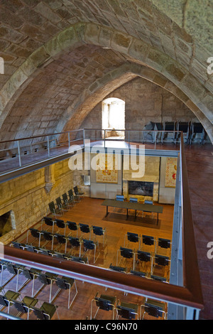 Hall all'interno del mastio del castello di Feira. Santa Maria da Feira, Portogallo. Foto Stock