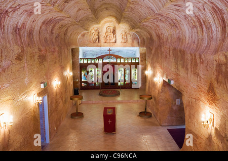 La Chiesa Ortodossa Serba - una delle cinque chiese sotterranee in opal città mineraria di Coober Pedy, Sud Australia, Australi Foto Stock