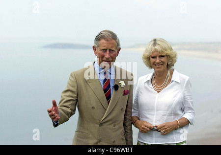Il principe Carlo e la duchessa di Cornovaglia su una scogliera, il percorso che porta alla testa di vermi bellezza posto sulla Penisola di Gower Foto Stock