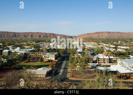 Vista sulla città outback ad Alice Springs da Anzac Hill. Alice Springs, Territorio del Nord, l'Australia Foto Stock