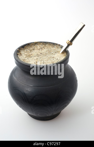 Primo piano di un matero con yerba mate e bombilla Foto Stock