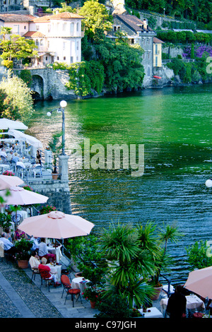 L'Hotel Cannero,popolare hotel a conduzione familiare,destinazione popolare,Ville,città,Ferry Terminus,Cannero Riviera,laghi italiani,Italia Foto Stock