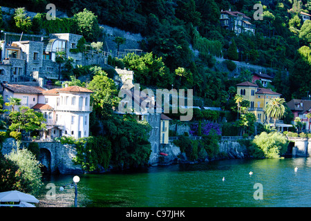 L'Hotel Cannero,popolare hotel a conduzione familiare,destinazione popolare,Ville,città,Ferry Terminus,Cannero Riviera,laghi italiani,Italia Foto Stock