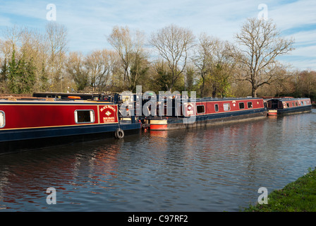 Principe Nero Vacanze barche ormeggiate in Birmingham e worcester canal at Stoke prima vicino a Droitwich in worcestershire Foto Stock