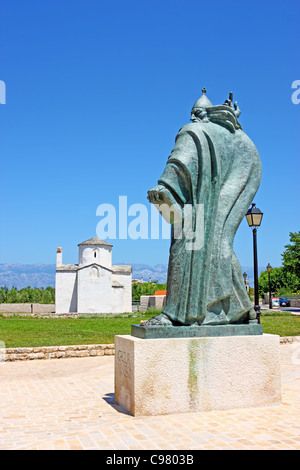 Chiesa di Santa Croce dal IX secolo e la statua del vescovo Gregorio di Nin Foto Stock