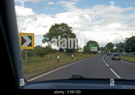 La guida in direzione nord sulla A12 trunk road, Suffolk, Regno Unito. Foto Stock