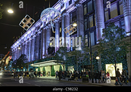 Selfridges Oxford Street, Londra, Inghilterra, Regno Unito, nelle luci di Natale Foto Stock