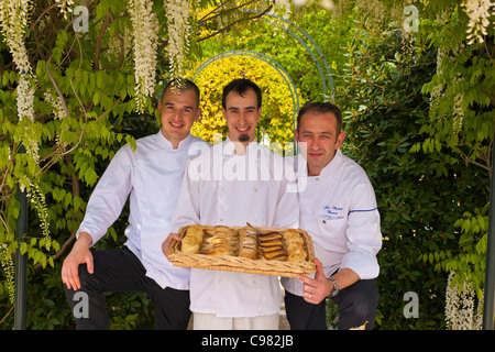 Il capo chef pasticcere e il suo team., CHATEAU SAINT-MARTIN & SPA - 2490 Avenue des Templiers - BP 102 - 06142 Vence Cedex Tél. : Foto Stock