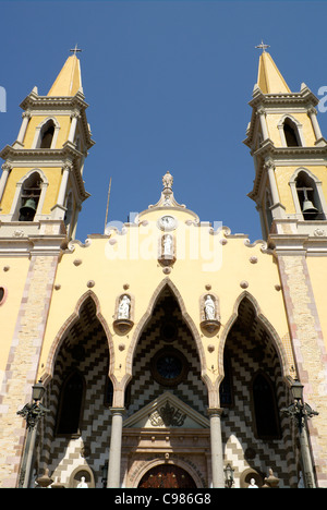 Il XIX secolo cattedrale Catedral de la Inmaculada Concepción in Old Mazatlan, Sinaloa, Messico Foto Stock