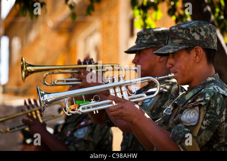 Caraz, Perù Independence Day parade Foto Stock