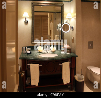 Bagno, Intercontinental Aphrodite Hills Resort, Cipro Foto Stock