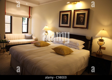 Camera da letto, Intercontinental Aphrodite Hills Resort, Cipro Foto Stock