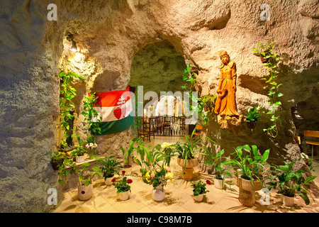 Budapest, grotta chiesa sulla Collina di Gellert Foto Stock