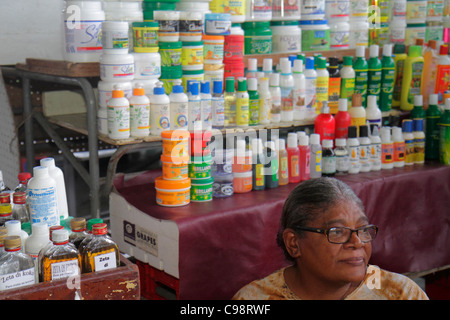 Willemstad Curao,Antille olandesi Leeward Lesser,Isole ABC,Punda,mercato Waaigatplein,nuovo mercato,shopping shopper shopping negozio negozi mercato ma Foto Stock