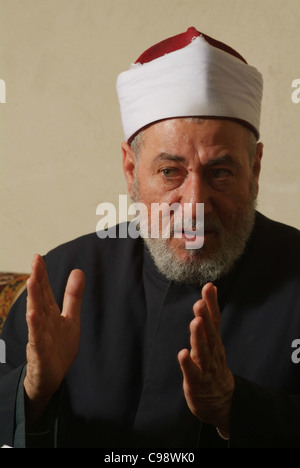 La testa della moschea di Al Azhar, Sheikh Id Abdul Hamid Abdul Yussuf, nel suo ufficio all'interno dell'dalla Moschea di Al Azhar. Foto Stock