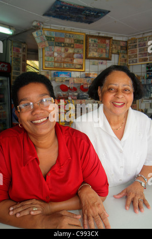 Willemstad Curao,Antille olandesi Leeward Lesser,Isole ABC,Panda,Breedestraat,cibo,venditori bancarelle stand mercato, famiglia Foto Stock