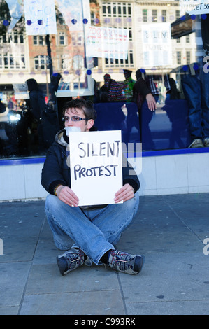 Hit protesta al di fuori della Banca RBS Nottingham. Foto Stock