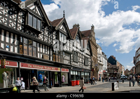 High Street scene, Shrewsbury, Shropshire Foto Stock