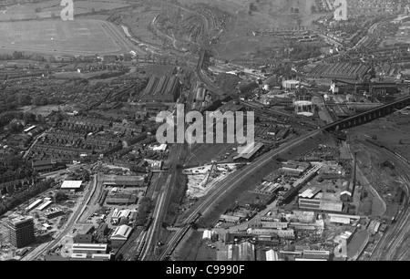 Vista aerea del lato nord di Wolverhampton mostra Dunstall Park Race Course in alto a sinistra 15/5/1964 Foto Stock