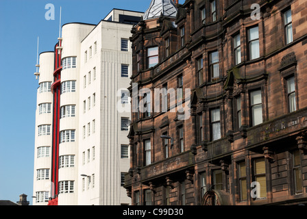 Edificio Art Deco contrasta con edificio vittoriano Glasgow Foto Stock