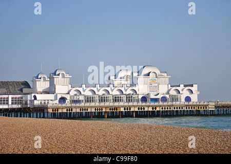 South Parade Pier, Southsea, Portsmouth, Hampshire, Inghilterra, Regno Unito Foto Stock