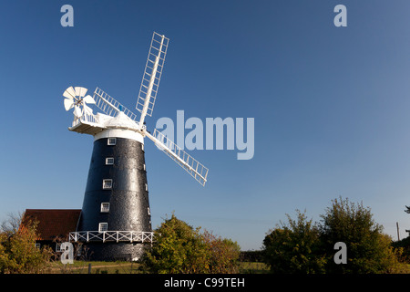 Il mulino a vento di torre (National Trust), Burnham Overy Staithe, Norfolk Foto Stock