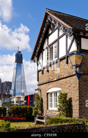 Verticale vista contrastanti di Londra della vecchia e della nuova architettura, Londra, Città, Regno Unito, Gran Bretagna Foto Stock