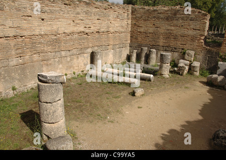 Arte greche. Fidia Workshop rovine, costruito nel 430 A.C. Teodosio II trasformò il palazzo in una chiesa paleocristiana. Olympia. Foto Stock