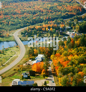 Autunno o cadere nella città di Dorset in Ontario del nord;;Ontario Canada Foto Stock