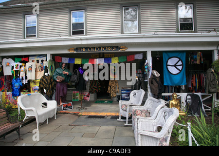 Negozio di vendita hippie, festival di Woodstock memorabilia, Woodstock, Catskills Mountains, Ulster County, New York, Stati Uniti d'America Foto Stock