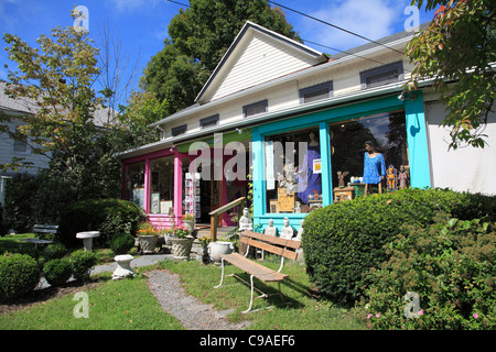 Negozio di vendita hippie, festival di Woodstock memorabilia, Woodstock, Catskills Mountains, Ulster County, New York, Stati Uniti d'America Foto Stock