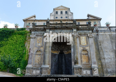 Vista di Villa Aldobrandini che è il più grande e il più spettacolare del tardo Rinascimento ville costruite a Frascati in Italia. Foto Stock