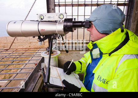 Monitoraggio della fauna selvatica in una energia di marea stazione di collaudo su Orkney. Foto Stock