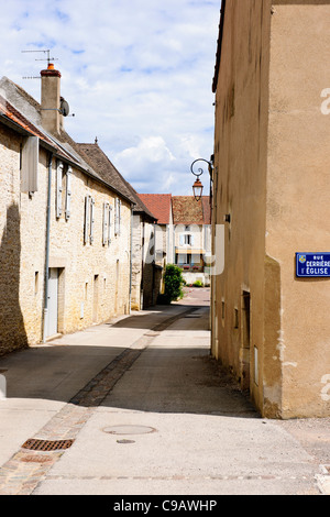 Puligny Montrachet,Borgogna Village,Centro, la Cave du Vin, negozio di vino, caffè,hotels,Montrachet,Grande Cru de Bourgogne,Francia Foto Stock