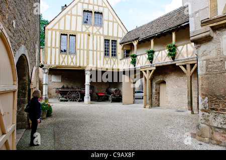 Beaune è situato nel cuore della Strada del Vino (noto anche come Borgogna "Champs Elysées"), accanto a numerosi villaggi.Francia Foto Stock